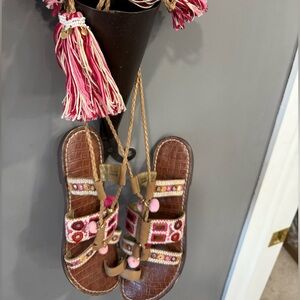 Sam Edelman Bohemian style lace up flats/sandles size 8.5